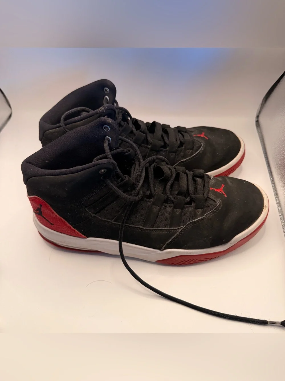 Nike Air Jordan Max Aura Black/Red, Size 8.5
